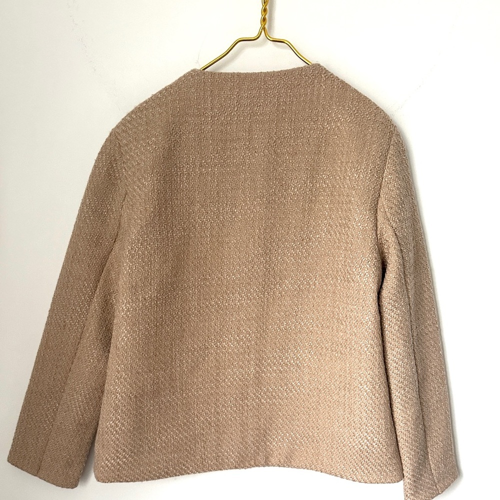 NWT Abercrombie & Fitch Elegant Feminine Tan Collarless Tweed Jacket Size Large - Picture 3 of 7